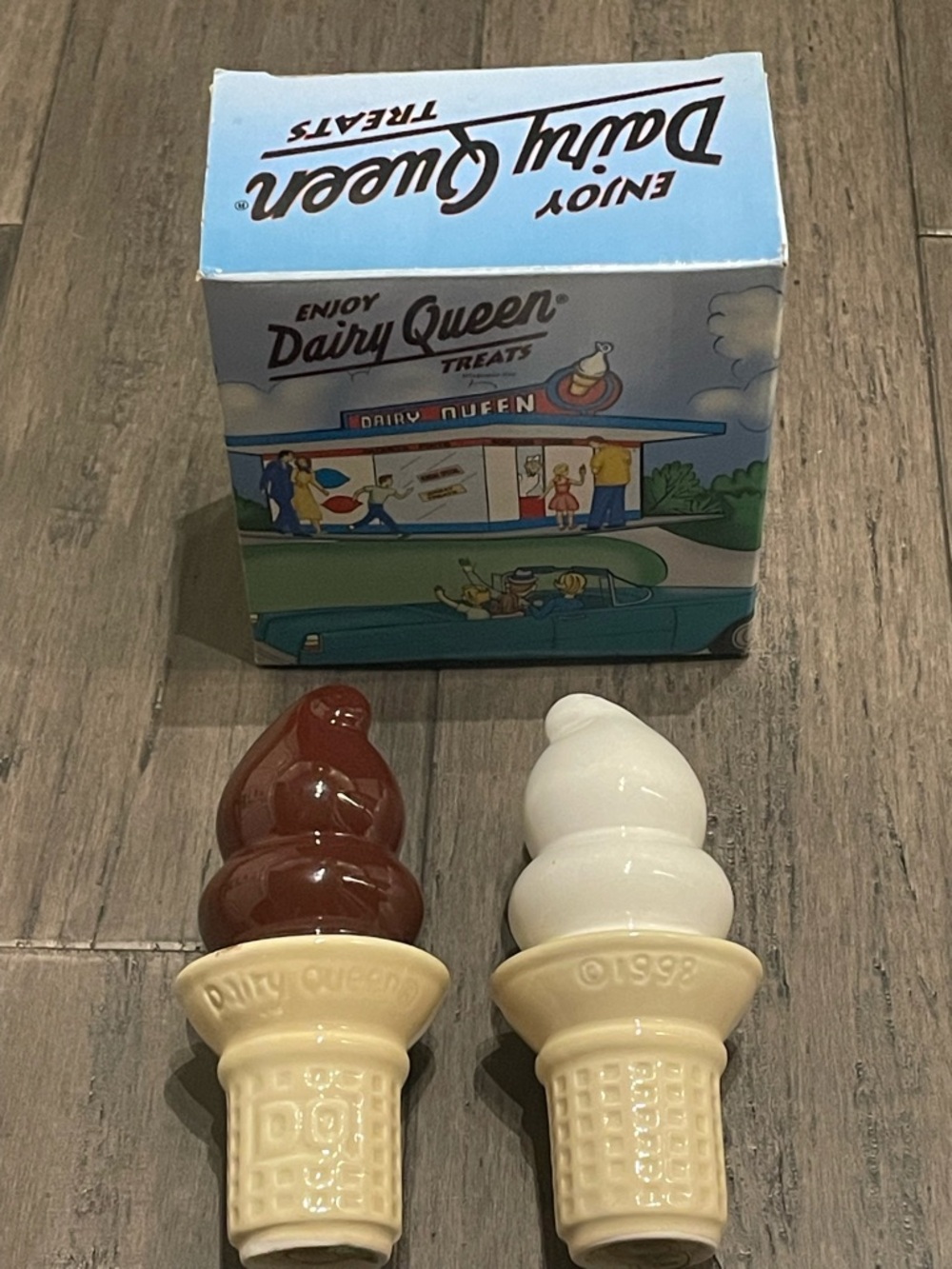 Vintage Ice Cream Cone Salt & Pepper Shakers - Brown & White